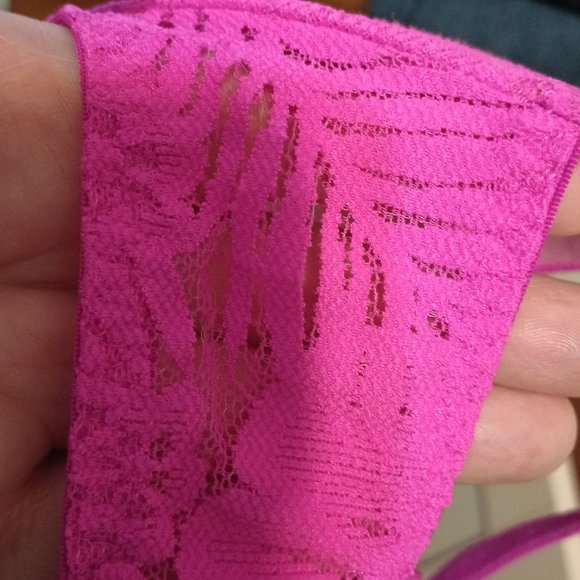 GUC ~ Victoria Secret PINK Lined & Padded Lacey Push-Up Bra (Size: 32A) - Picture 8 of 8